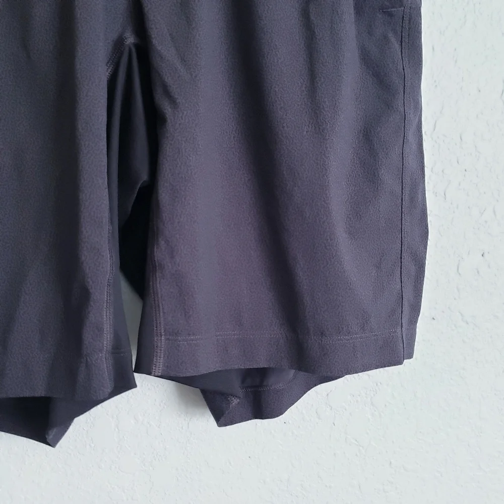 Lululemon Charcoal Gray Black Squiggle Line Shorts